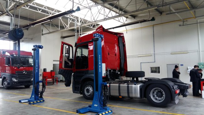 Autoryzowany serwis ciężarowych Mercedesów w Nowinach k. Kielc już działa!