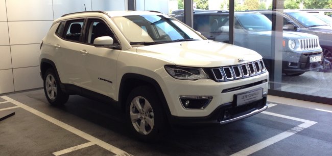 Jeep Compass z dodatkowym pakietem