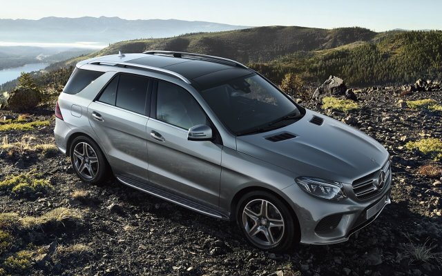 Samochody Mercedes-Benz SUV. Teraz w specjalnej wakacyjnej ofercie.
