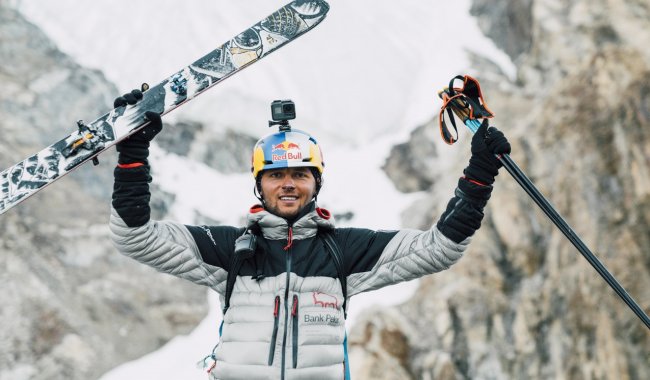 Andrzej Bargiel jako pierwszy człowiek na świecie zjechał na nartach ze szczytu K2!