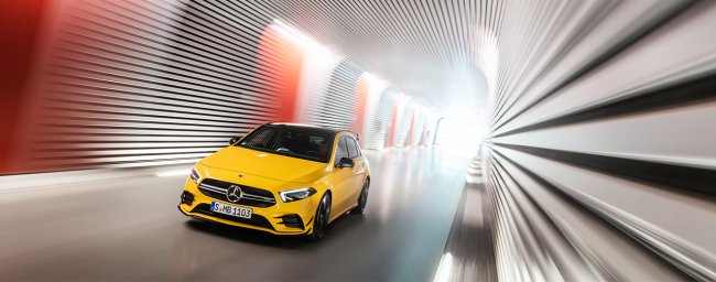 Nowy bazowy model otwiera świat sportowych osiągów Mercedes-AMG.