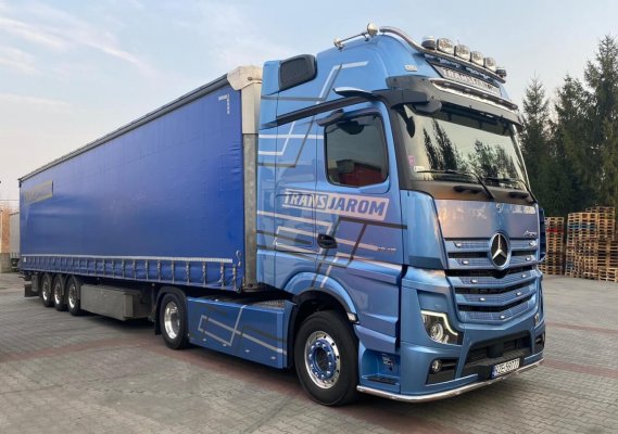 Nowy Actros w Trans Jarom