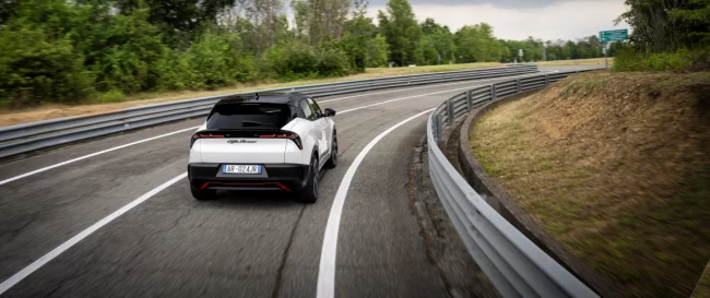 Bezpieczna podróż. Przygotuj Alfa Romeo na letni urlop!