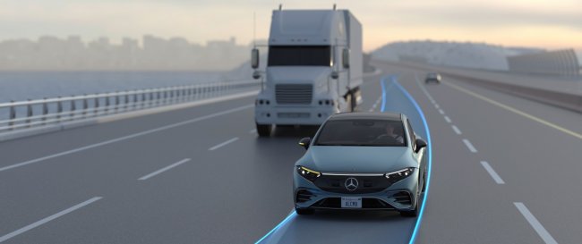 Mercedes-Benz wprowadza na europejskim rynku funkcję Automatycznej zmiany pasa ruchu