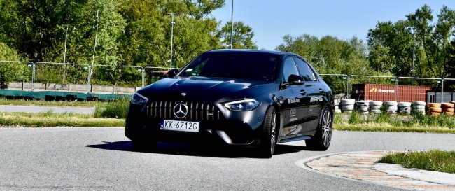 Mercedes-AMG C 63 S E PERFORMANCE dostępny do jazd testowych