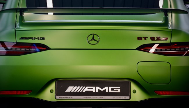 Luksusowe Klasa S i Maybach, szalenie mocne Mercedes-AMG GT i SL. Mercedesy, których nie pomylisz z innymi