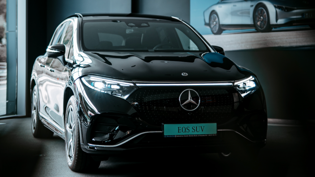 Elektryczny Mercedes SUV najwyższej klasy za nawet 2073 złote netto miesięcznie. Mercedes EQS Limuzyna za nawet 3 477 złotych miesięcznie.