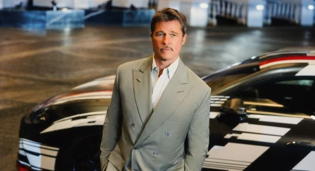 Brad Pitt nową twarzą Mercedes-AMG. Spektakularna premiera w Las Vegas i zapowiedź rewolucyjnego AMG GT 4-Door Coupe