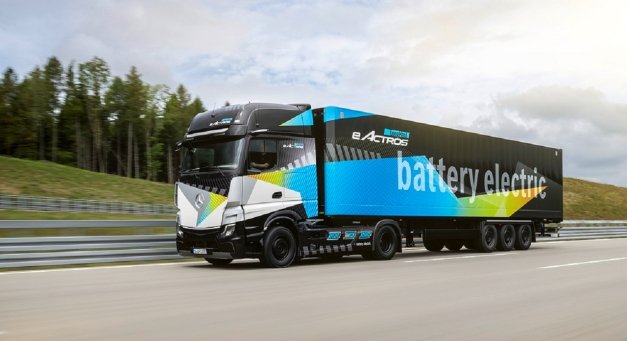 Mercedes-Benz eActros LongHaul zaprezentowany na targach w Hanowerze