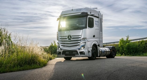 Napęd wodorowy dla pojazdów ciężarowych Mercedes-Benz – testy trwają.