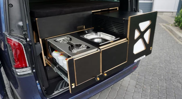 Zamień Mercedesa w kampera! Zestawy Camping Mode