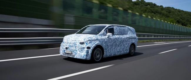 Mercedes-Benz VLE – Elektryczny van pokonuje trasę ze Stuttgartu do Rzymu zaledwie z dwoma postojami
