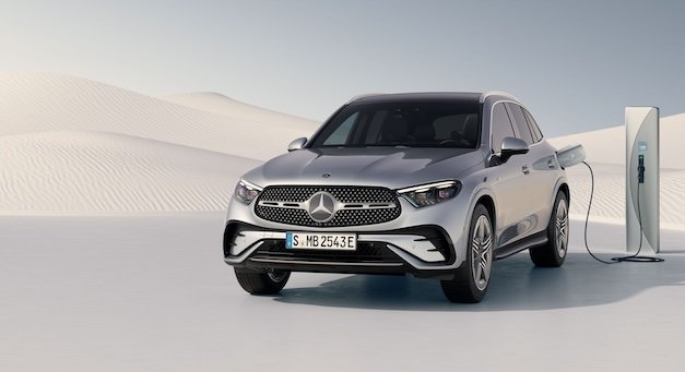 Hybrydy plug-in Mercedes-Benz – niski koszt jazdy po mieście, wysoka wydajność i oszczędność w trasie.