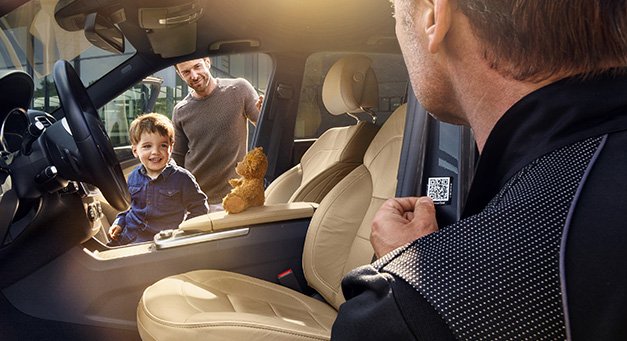 Co to jest Karta Ratownicza w samochodach Mercedes-Benz?