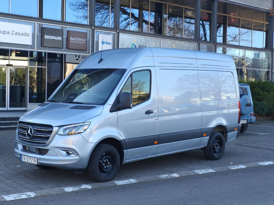 Mercedes-Benz Sprinter 317 OM654