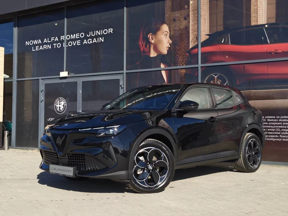 Alfa Romeo Junior Elettrica 156 KM BEV FWD