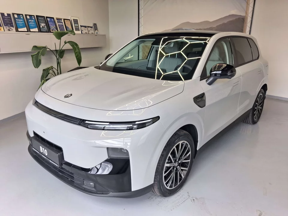 Leapmotor B10 HYBRID EV DESIGN