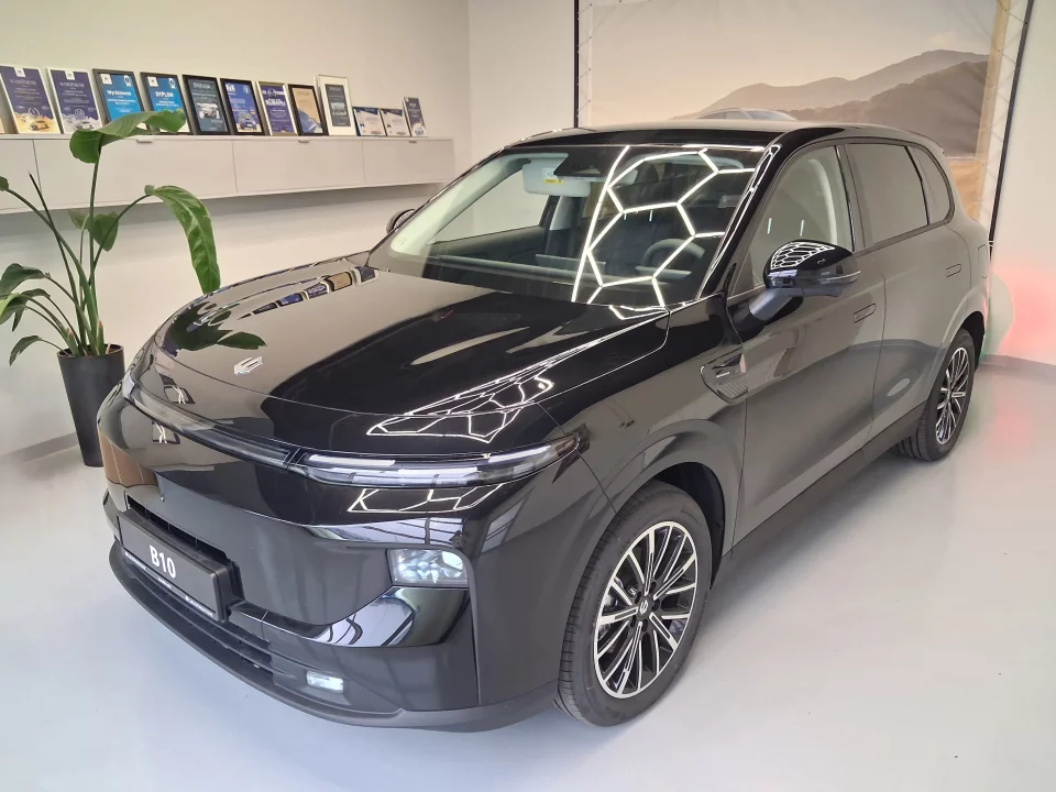 Leapmotor B10 HYBRID EV DESIGN