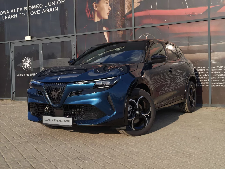 Alfa Romeo Junior Ibrida TI Q4 1.2 145 KM eDCT6 MHEV