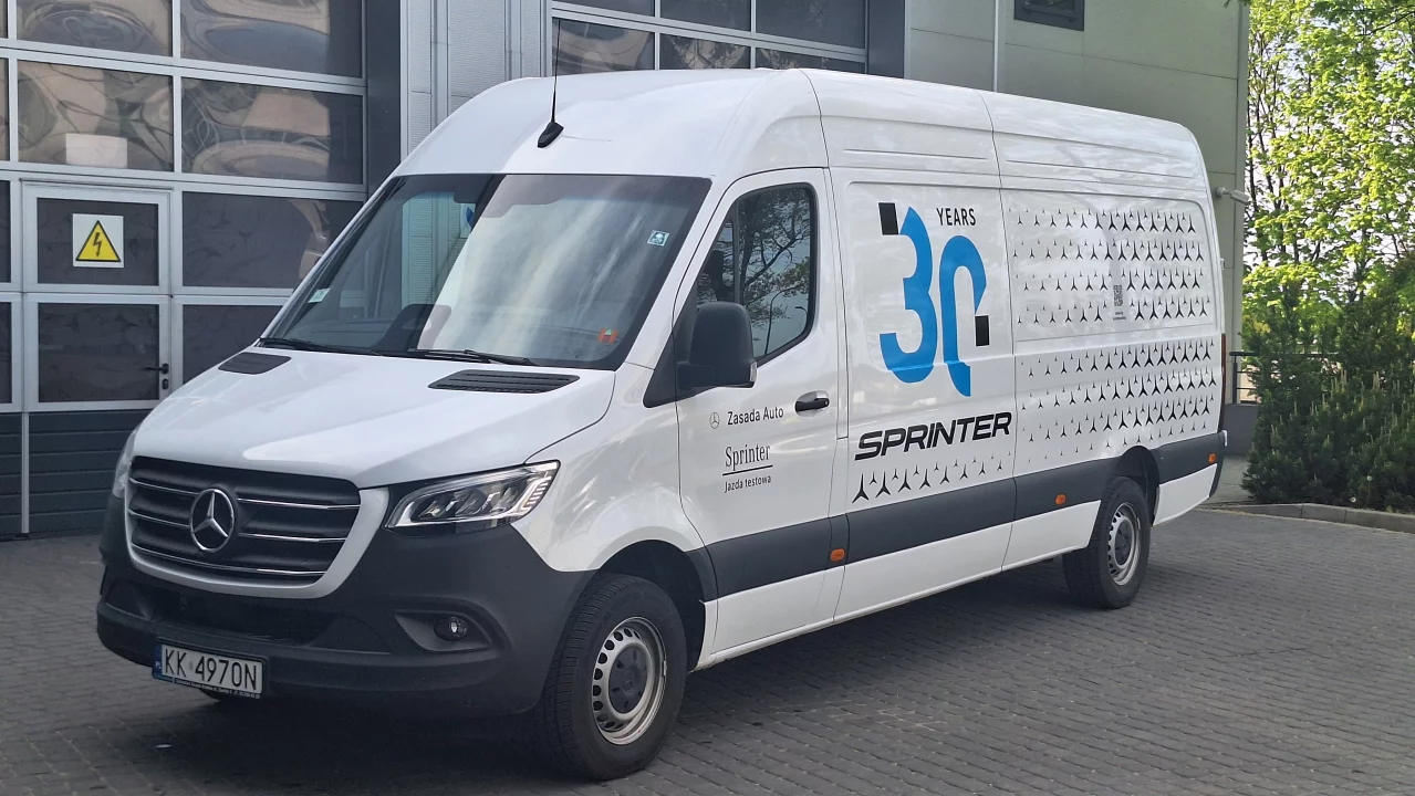 Mercedes-Benz Sprinter 317 OM654