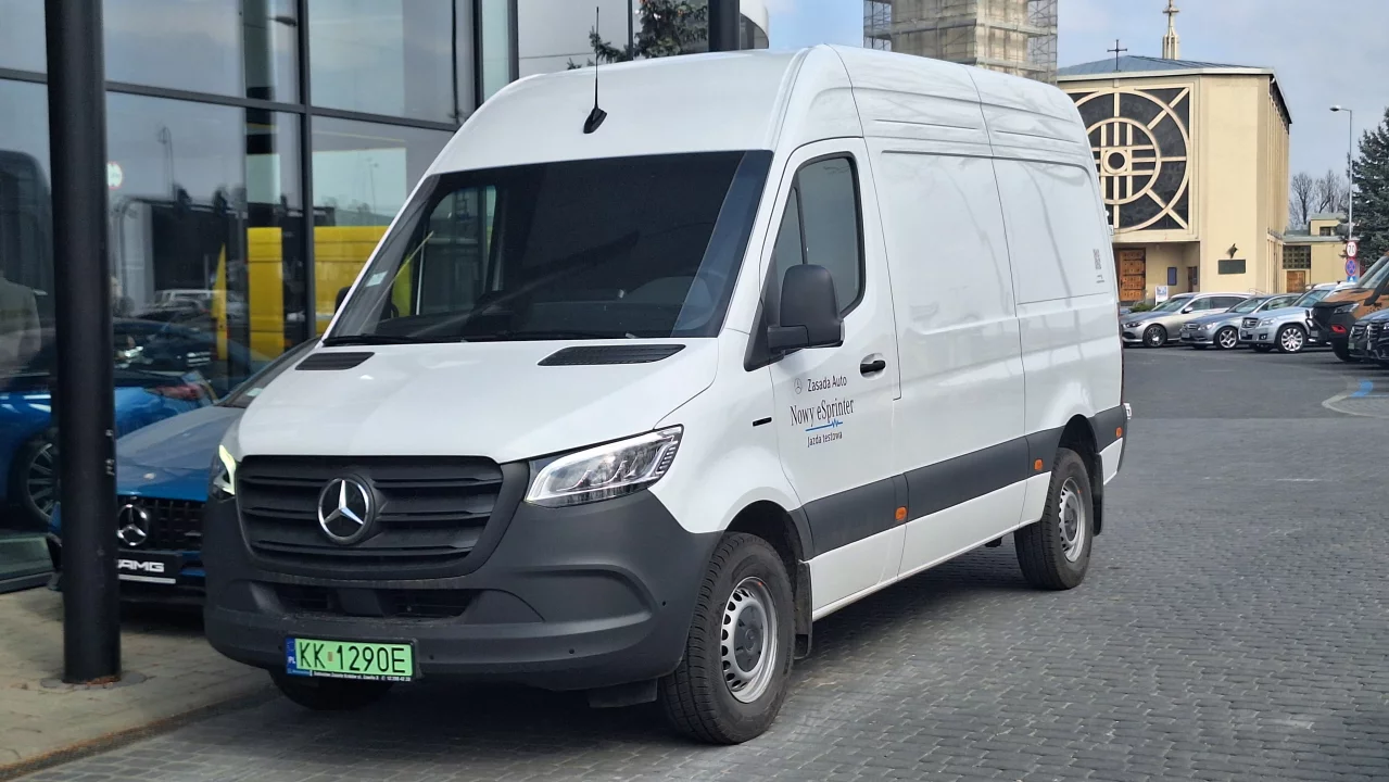 Mercedes-Benz eSprinter 320