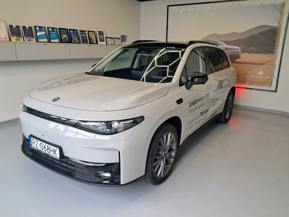 Leapmotor C10 DESIGN REEV