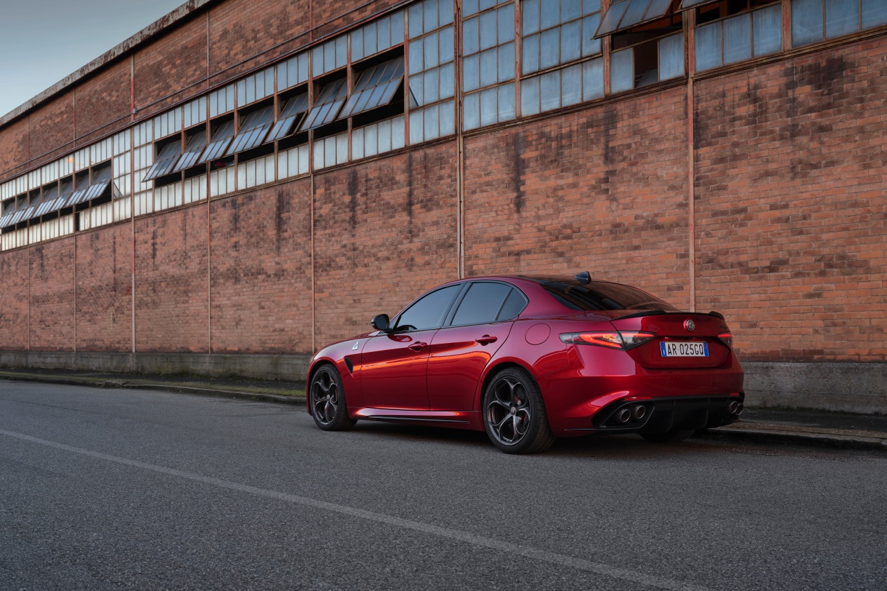 Na zdjęciu jest limitowana edycja Giulia Quadrigoflio Collezione