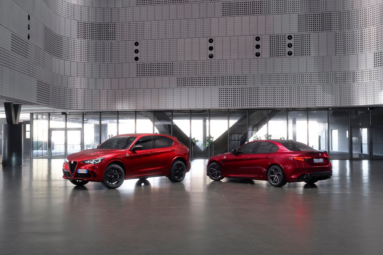 Na zdjęciu jest Alfa Romeo Giulia i Stelvio Quadrifoglio Collezione,