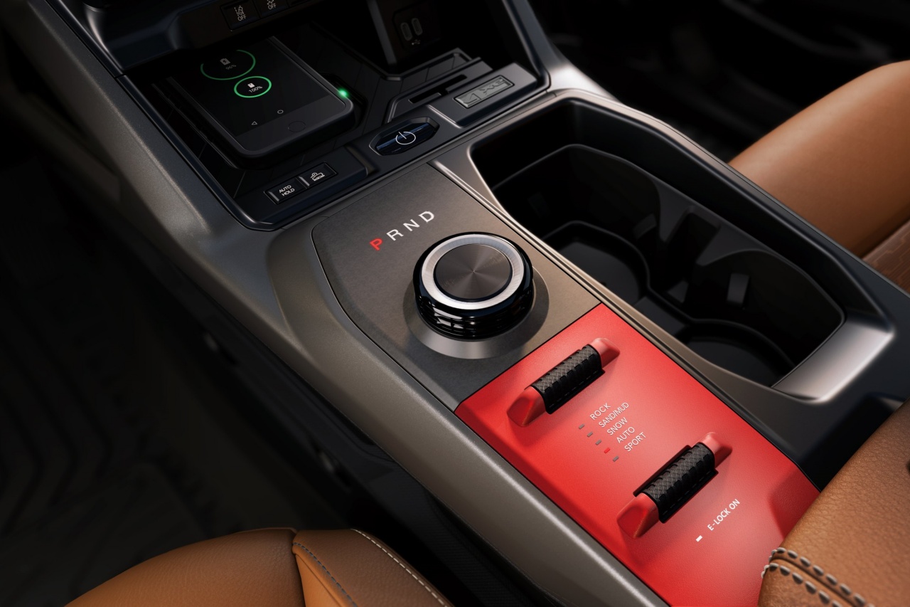 Na zdjęciu widoczne jest wnętrze Jeepa Recon 2026.