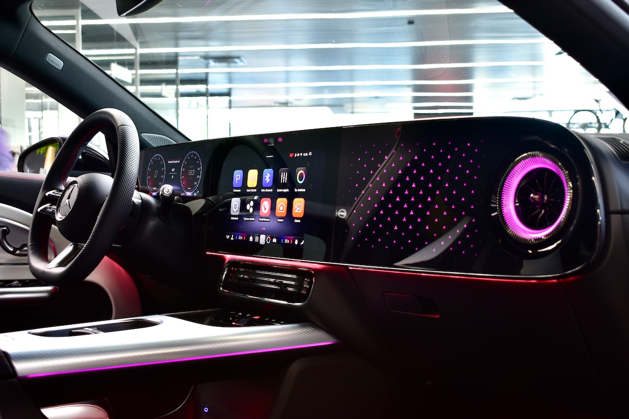 Na zdjęciu widzisz wnętrze nowego CLA