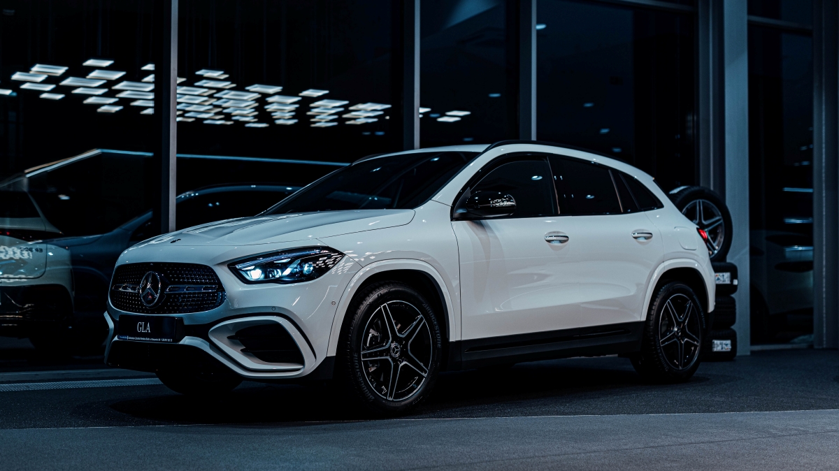 na ekranie widzisz Mercedesa GLA w wyprzedaży rocznika w atrakcyjnej racie dostępny od ręki w Sobiesław Zasada Automotive