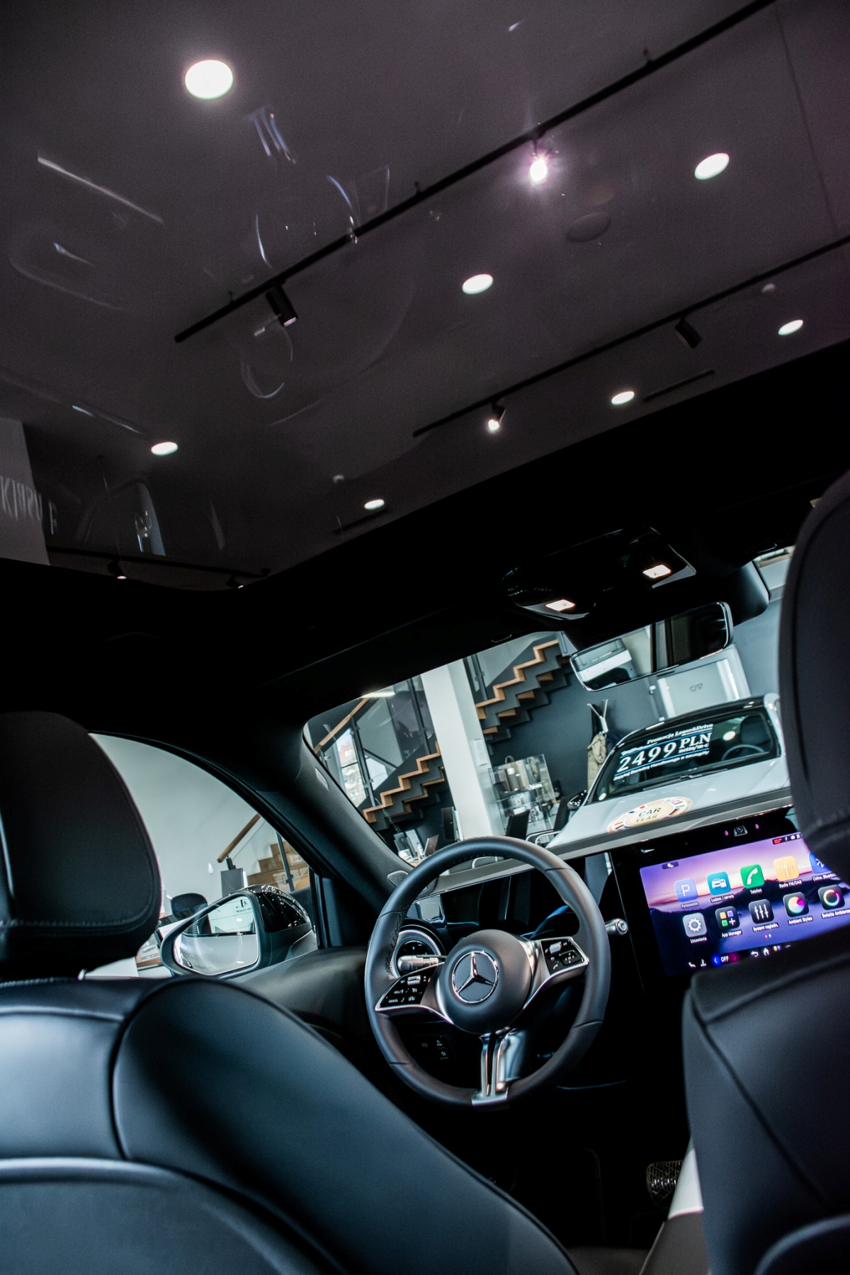 Nowy elektryczny Mercedes-Benz GLB - wnętrze samochodu