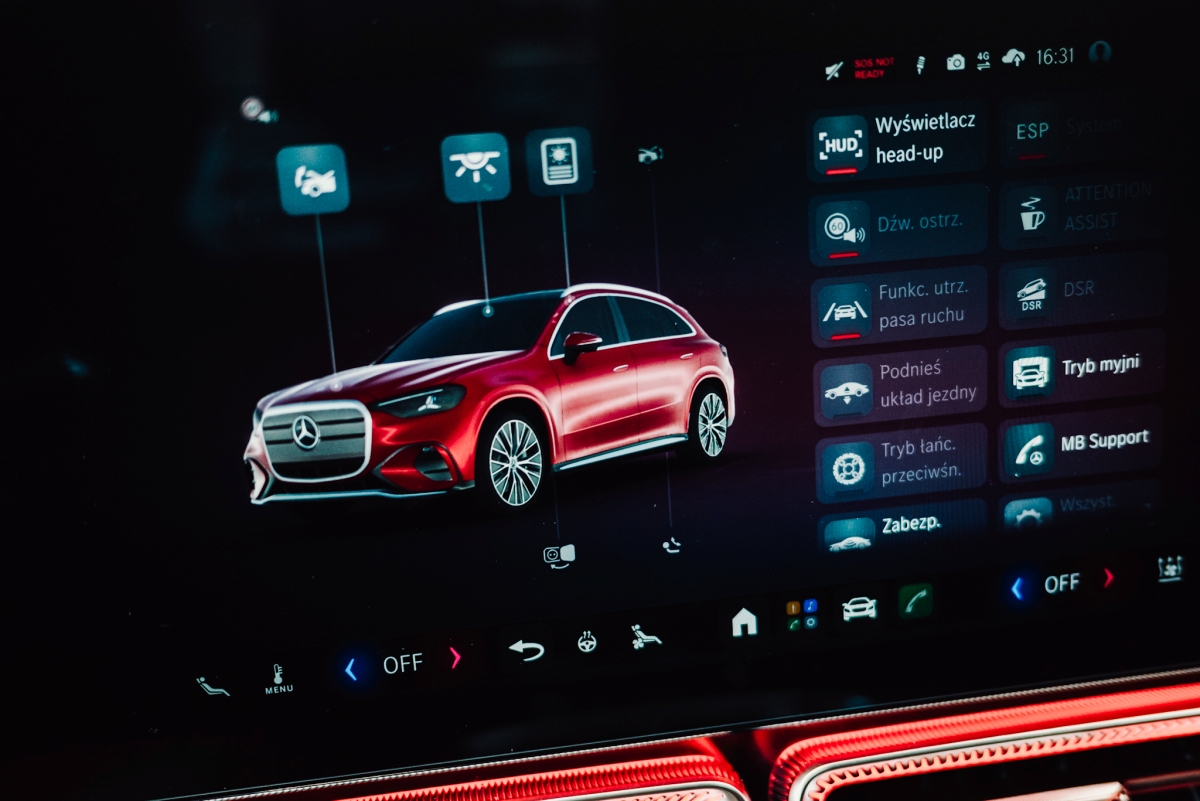 nowy elektryczny Mercedes-Benz GLC z najnowszym systemem MBUX dostępny w salonach Sobiesław Zasada Automotive