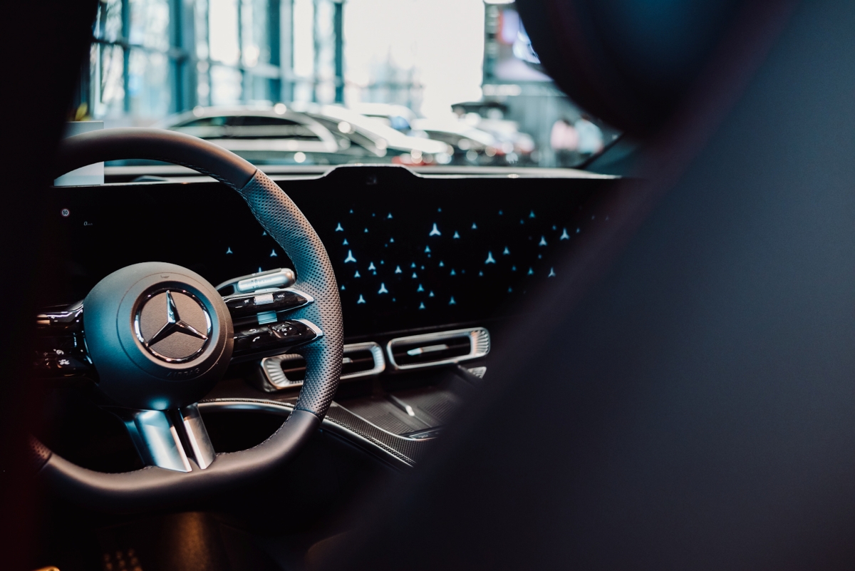 Nowy elektryczny Mercedes-Benz GLC - wnętrze.