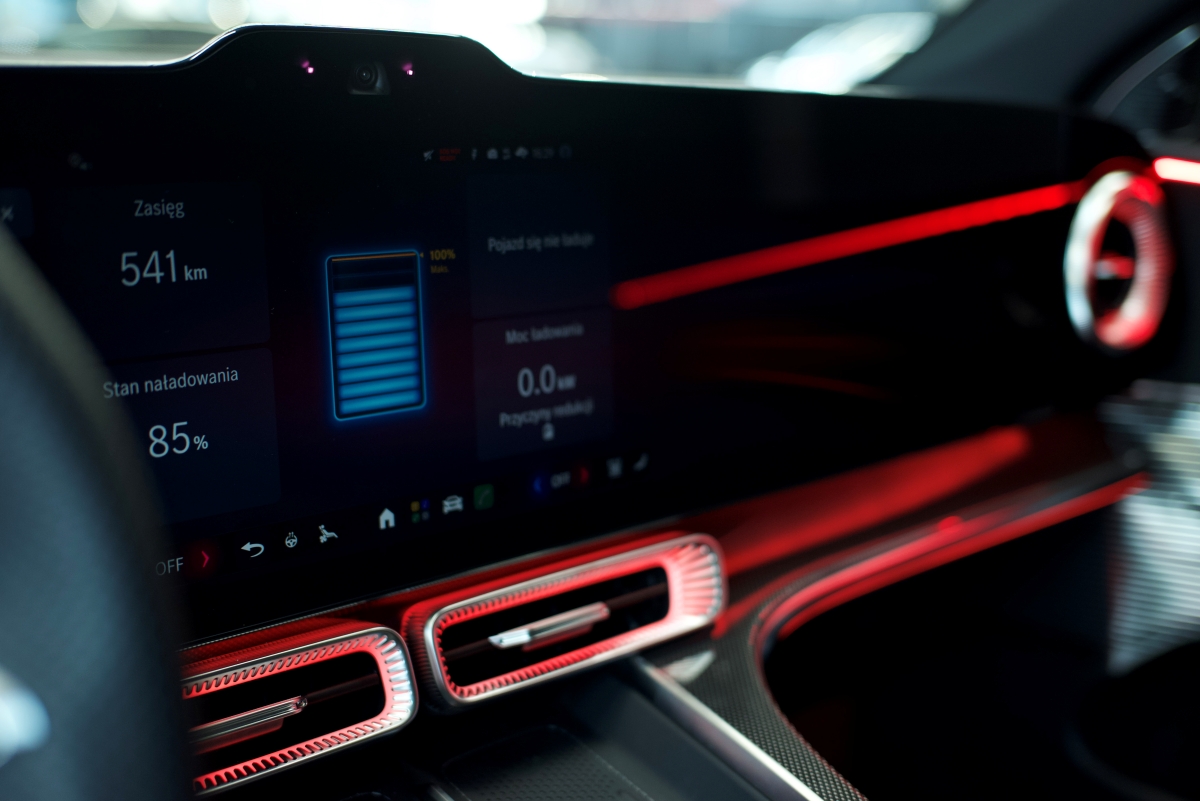 Nowy elektryczny Mercedes-Benz GLC z zasięgiem do 715 km dostępny w salonach Sobiesław Zasada Automotive