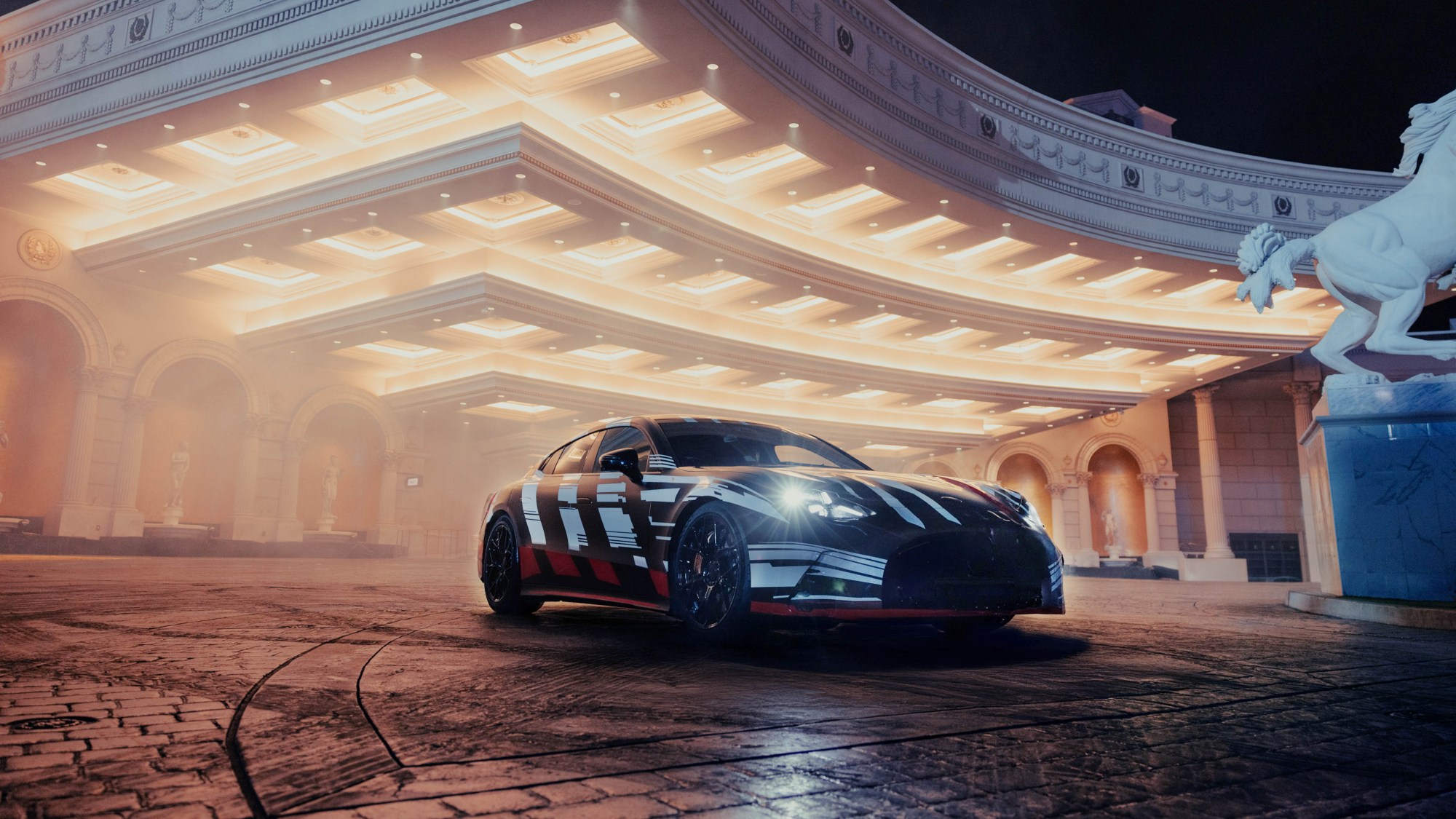 Zdjęcie przedstawia nowego Mercedes-AMG GT 4-door