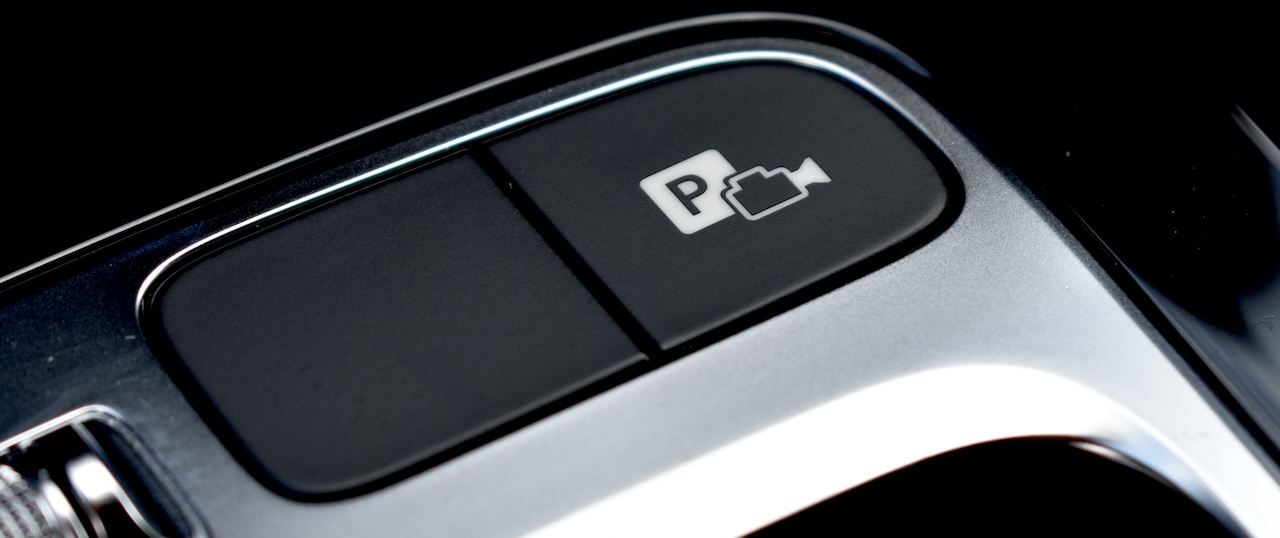 Jak działa PARKTRONIC? | Systemy asystujące w Mercedes-Benz | Sobiesław ...