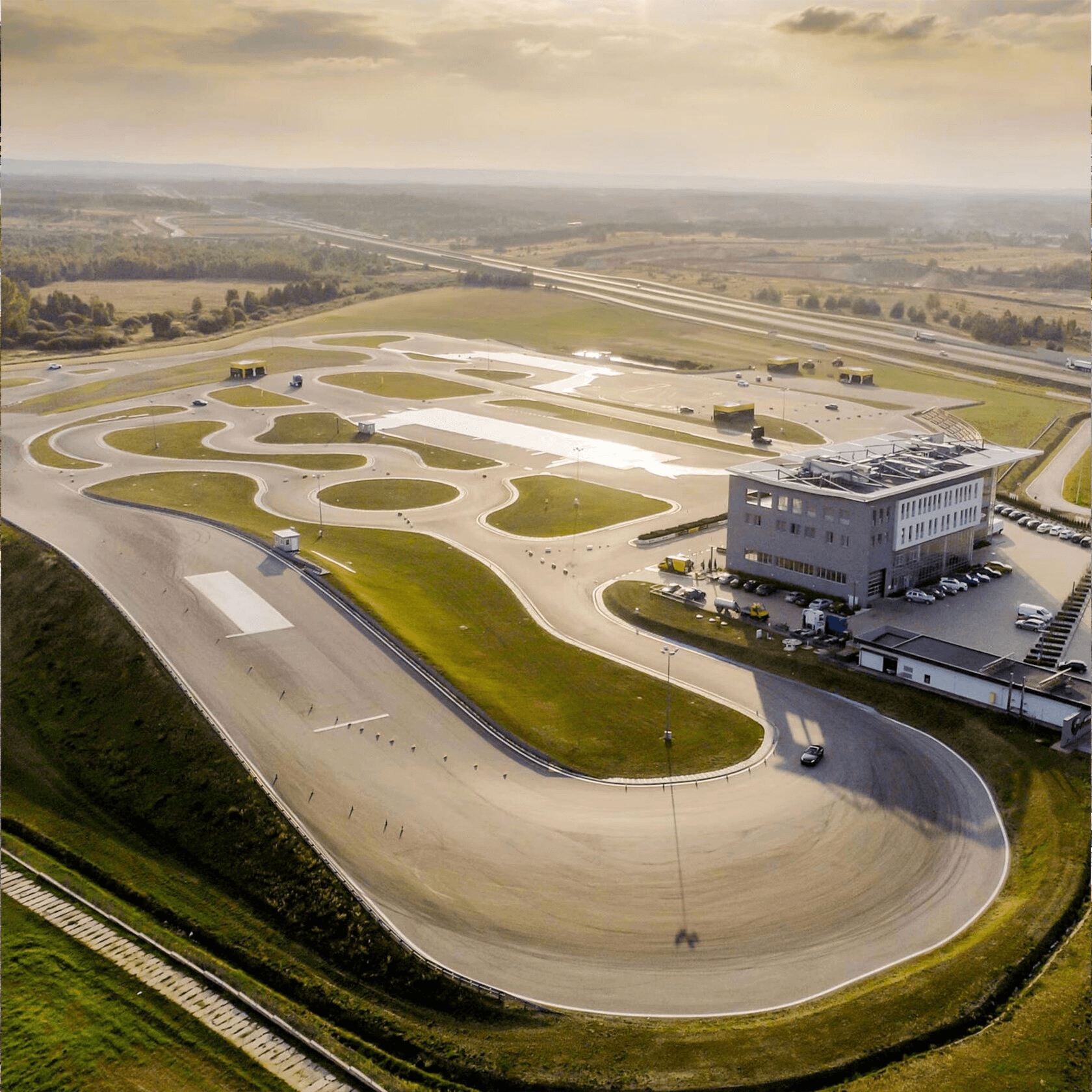 Szkolenia Mercedes-Benz na torze - sezon 2025 Sobiesław Zasada Automotive