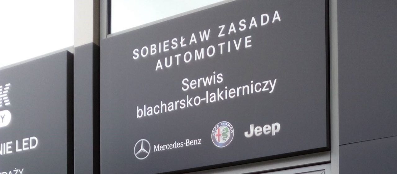 Na zdjęciu widać Salon i serwis Mercedes-Benz przy Tynieckiej 118A