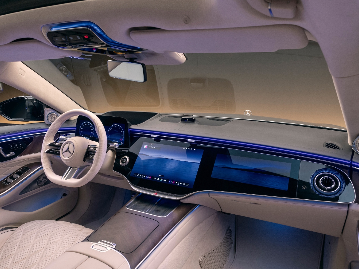 kierownica, system multimedialny nowego Mercedes-Benz Klasa S